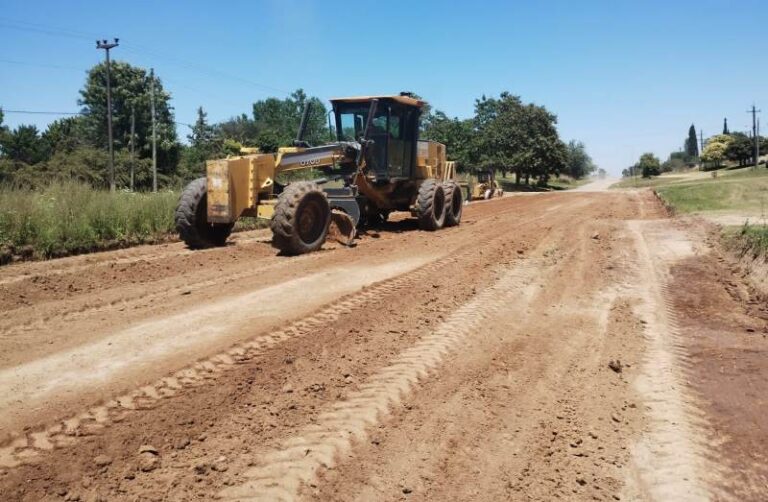 Mejoran el tramo de tierra de Av. Intendente Blanco