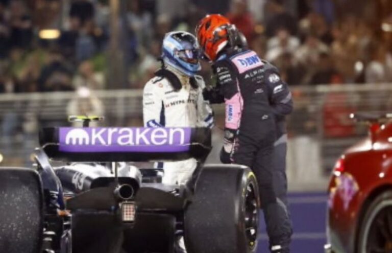 Colapinto: orinado por una manada de camellos