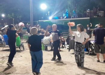 Gran noche de folclore en el Balneario