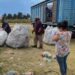 Entrega de reciclables a beneficio del Hospital