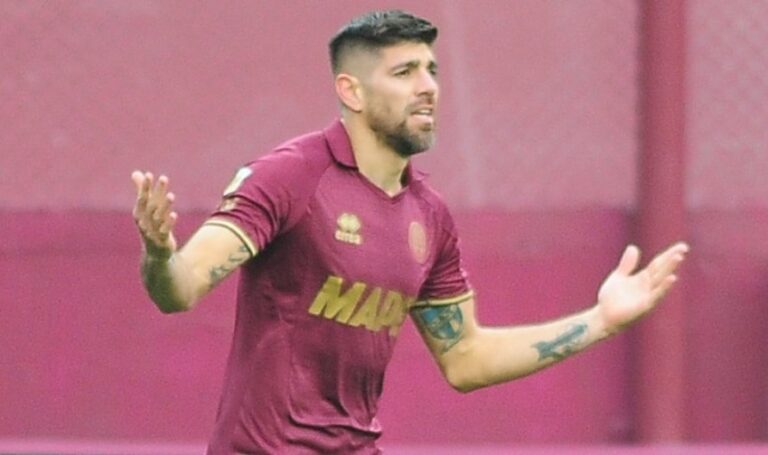 Escándalo en el fútbol: un jugador mandó al hospital a otro con una trompada