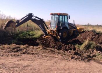 Sigue la limpieza de calles y cunetas en Arrecifes