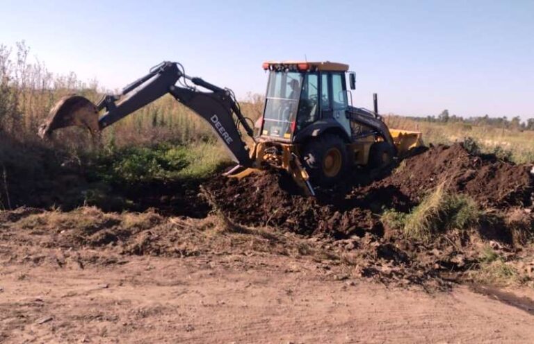 Sigue la limpieza de calles y cunetas en Arrecifes