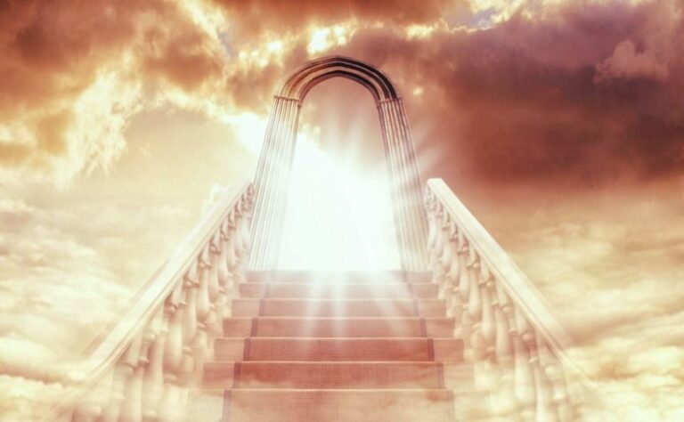 No es joda: pastor de una Iglesia vende terrenos en el Cielo