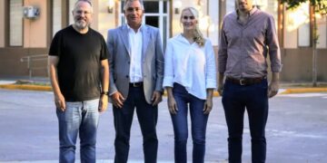 Capitán Sarmiento se vistió de violeta