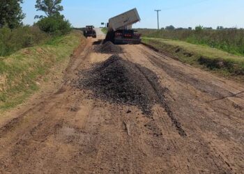 Mejoras en calles de tierra: arreglaron la bajada de la Autopista en Todd