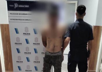 Rompió la puerta para entrar a la casa de su ex y lo detuvieron