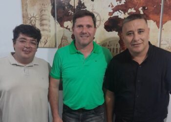 Bouvier acompañó el 14º aniversario de la Iglesia “Arrecifes Oramos por Vos”