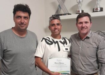 Bouvier recibió al árbitro Mauro Ramos