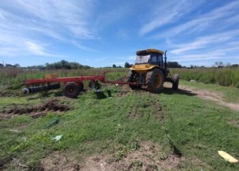 Trabajos en calles de Todd y limpieza de terrenos municipales