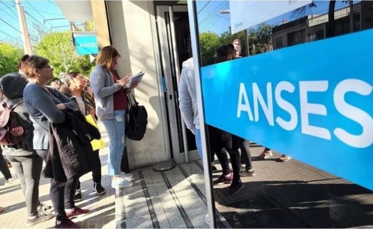 Aumentan las asignaciones universales y familiares