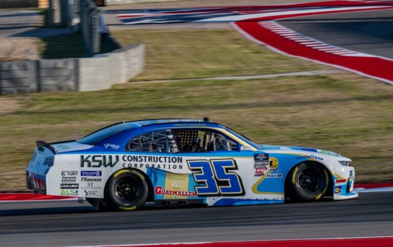 Leguizamón abandonó en su debut en la NASCAR Xfinity