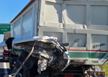 Grave choque de camiones en Carmen de Areco