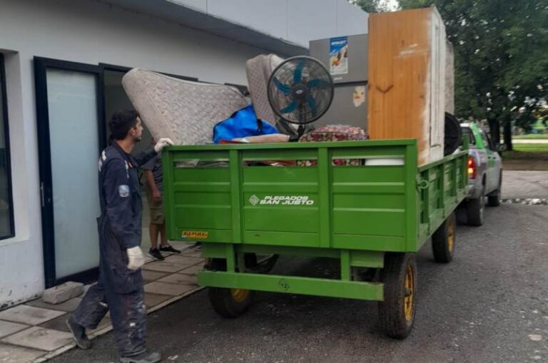 Complicado panorama: empezaron las evacuaciones y sigue lloviendo