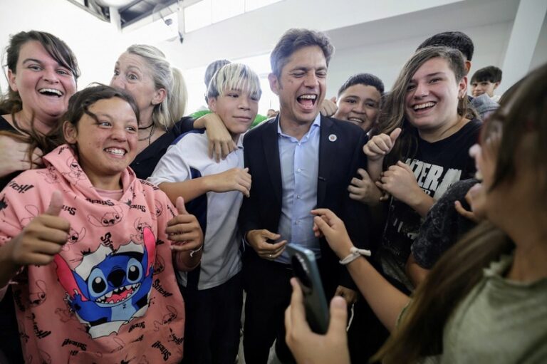 La visita de Kicillof a Pérez Millán mostró la interna peronista