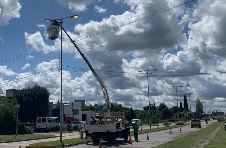 Colocan más luces LED en Arrecifes
