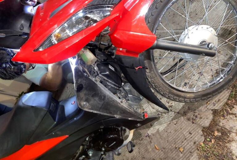 Quisieron robar una moto del Colegio Nacional