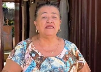 VIDEO. Mujer se compró dos casas vendiendo chismes