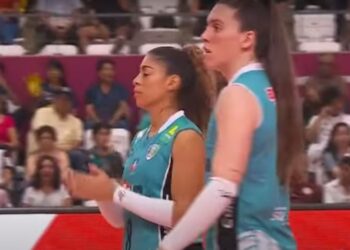 VIDEO. Arrecifeñas en vóley: sólo juega Selene