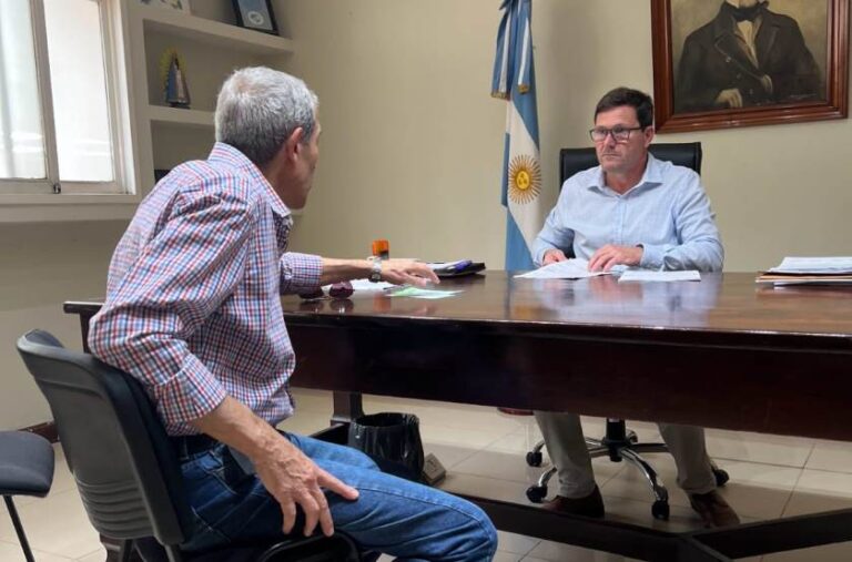 Hasta los Bomberos tuvieron que salir a aclarar una publicación municipal