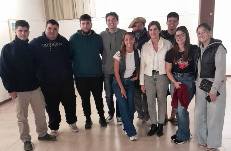 La Municipalidad seguirá brindando el transporte de alumnos a la UTN