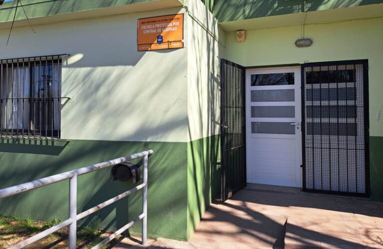 Se le impondrá nombre a la única escuela de Arrecifes que no lo tiene