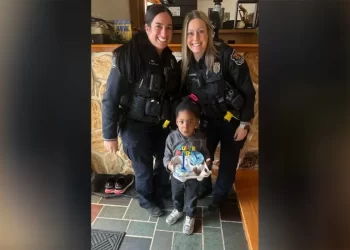 VIDEO. Una nena llamó a la policía porque su madre le comió su helado