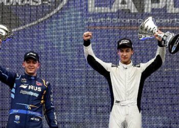 Alberti no se baja del podio ni de la punta