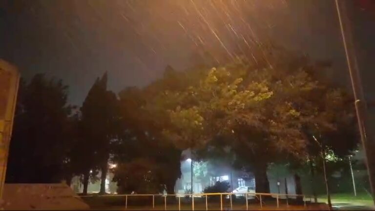 VIDEO. La tormenta se desató con todo en Arrecifes