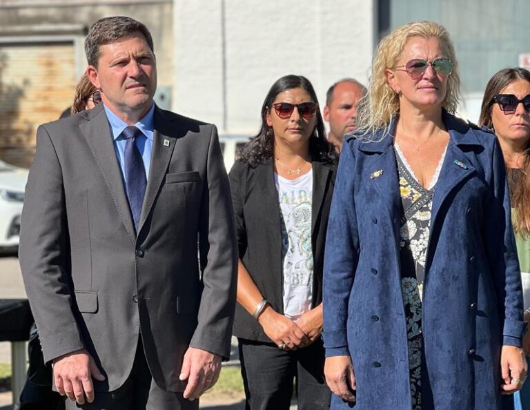 Inauguraron en Arrecifes el Monumento al Soldado de Malvinas