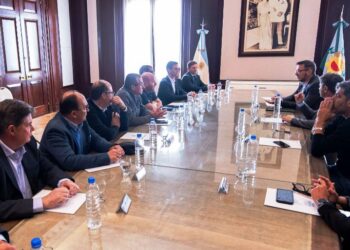 Kicillof firmó convenios por créditos para Arrecifes y otros siete municipios