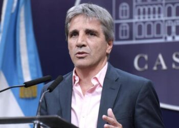 El Gobierno eliminó el cepo y el dólar pasa a tener una única cotización