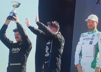 Doble podio arrecifeño en Turismo Carretera 2000