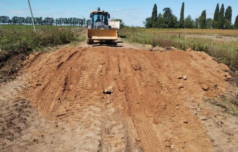 Más trabajos de mantenimiento vial en caminos rurales