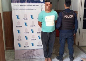 Aprehendido por violar restricción de acercamiento