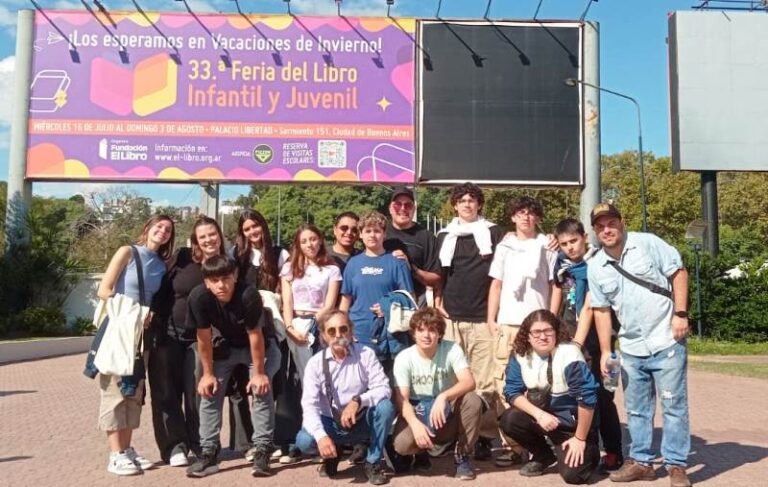 Alumnos de la Escuela Técnica visitaron la Feria del Libro