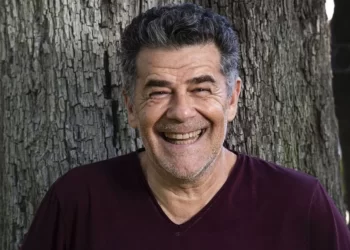 Julián Weich viene a Arrecifes en una acción solidaria para pintar el Hospital