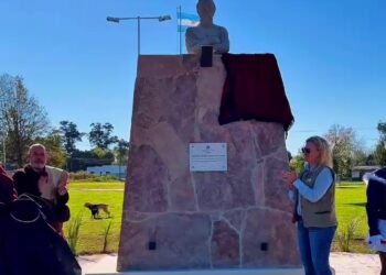 Se inauguró un monumento al General Güemes en Barrio La Cumbre