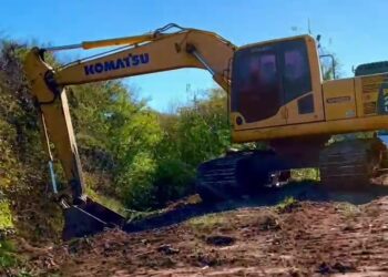 Trabajos de limpieza en el Arroyo del Pueblo