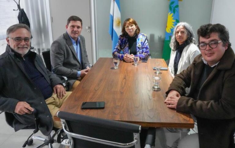 El intendente Bouvier presentó un proyecto en el Ministerio de Hábitat