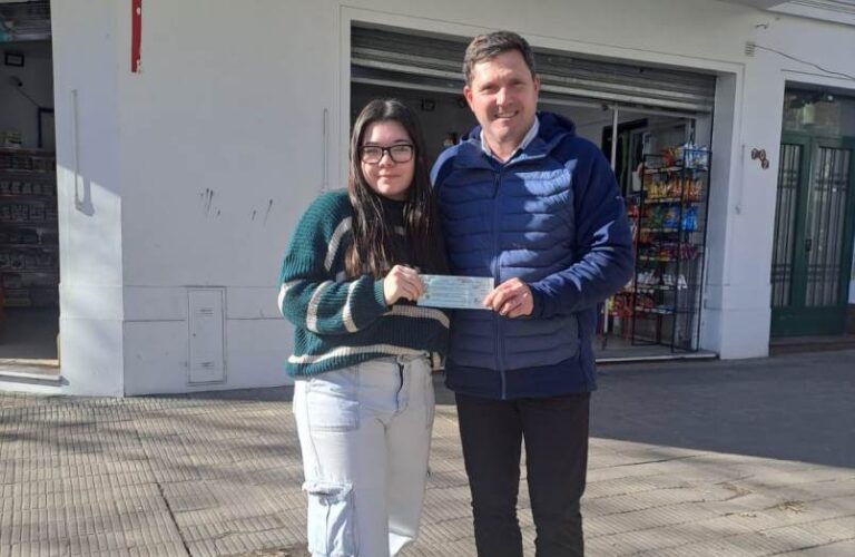 Bouvier visitó el CUDA en La Plata y le entregó un subsidio