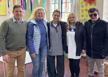 Bouvier visitó escuela y jardín afectados por la inundación