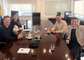 Gabilondo con el ministro Augusto Costa: “Seguimos promoviendo el desarrollo local”