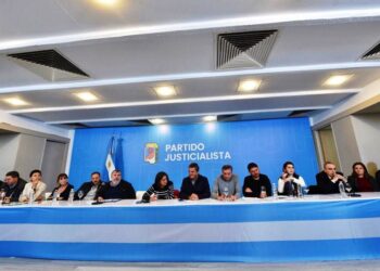 La detención de Cristina juntó a casi todo el peronismo
