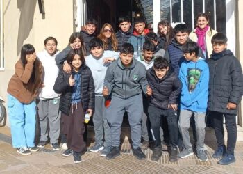 Estudiantes de la Secundaria 2 guiaron una visita al Museo