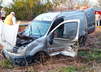 Volcó una camioneta en ruta 51