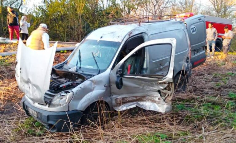Volcó una camioneta en ruta 51