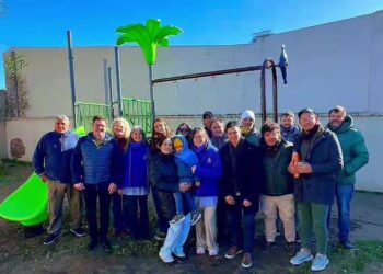 La Municipalidad donó un juego al Jardín Gabriela Mistral