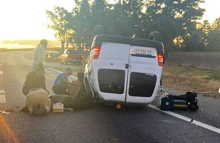 Vuelco en la autopista 8