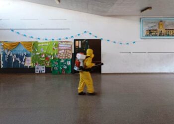 Desinfección de escuelas en vacaciones